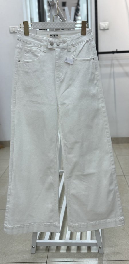 بنطلون جينز عريض